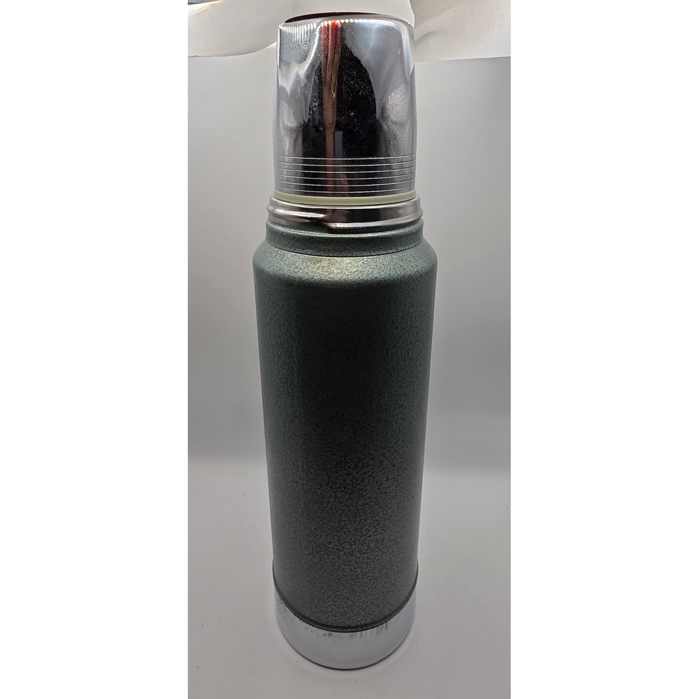 Vintage Aladdin Stanley Thermos A-944C Hammertone Green 1 Quart Vacuum Bottle